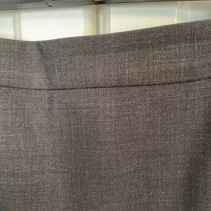 Classic HUGO BOSS lined skirt, size 4. Zipper. Purchased at Nordstrom.